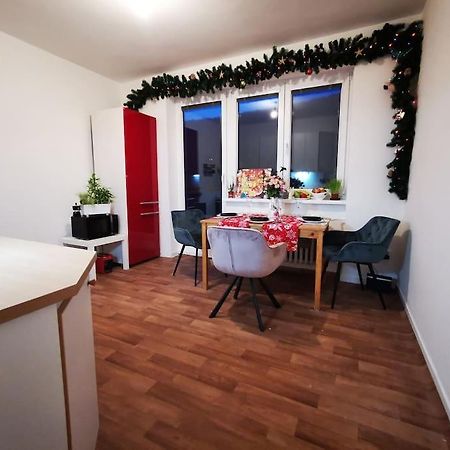 דירות ברנו Cely Apartman Podlesi 54M2 S Dvema Balkony A S Novou Manzelskou Posteli, Zatim Neni Na Fotkach מראה חיצוני תמונה